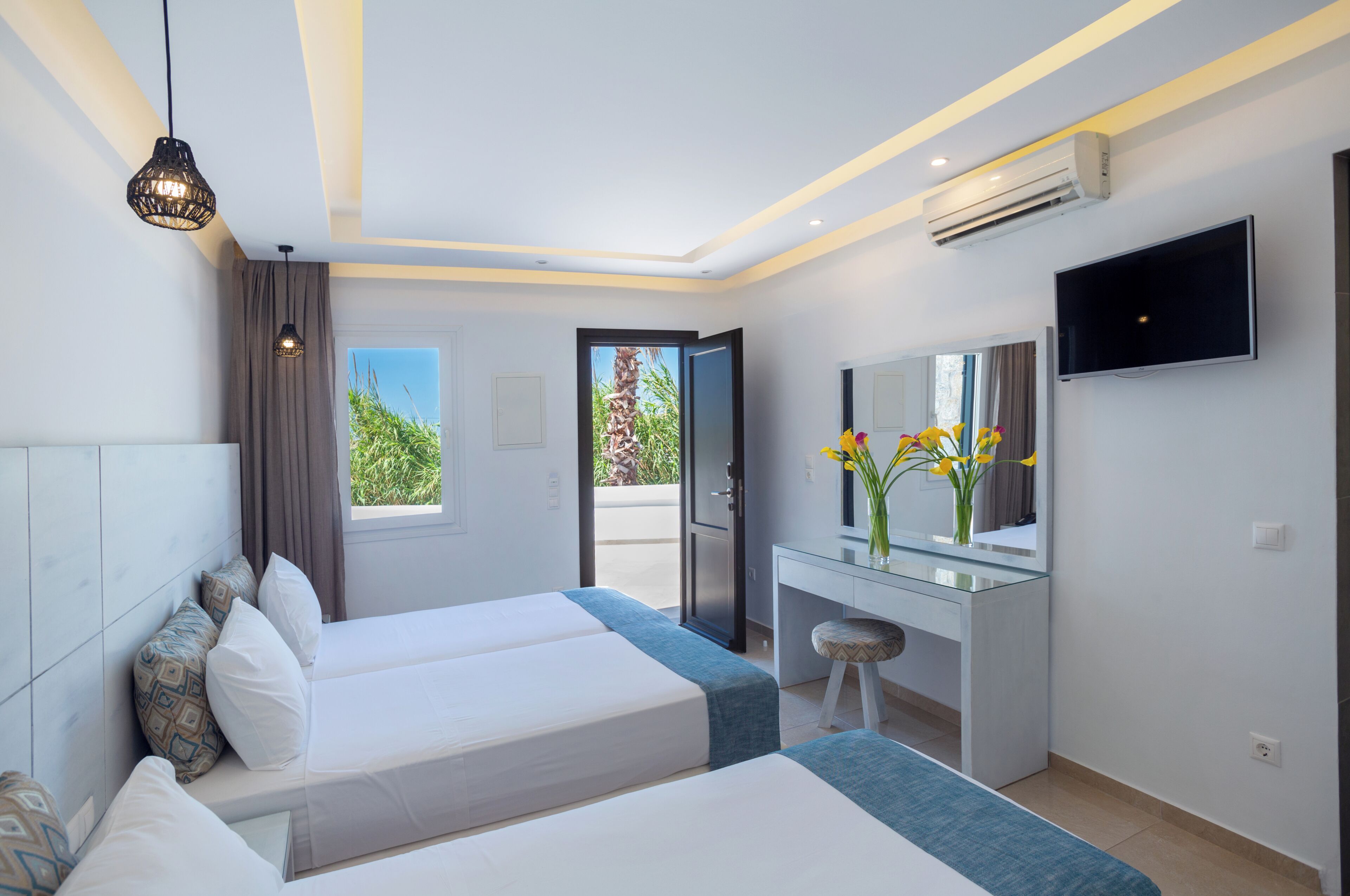Triple Studio with Private Terrace and Outdoor Hot Tub | Wi-Fi de cortesia, roupa de cama