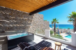 Sea View Apartment for 5 people with Big Balcony and Outdoor Hot Tub | Terraza o patio