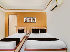 House - Classic With Twin Bed Collection O Chinar Park (Barasat)