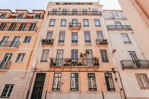 Apartment | Exterior - Elegant Lisbon Apartment Near River (Lisbon)
