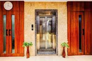 Interior - Deluxe With Twin Bed Townhouse Gidc Ankleshwar (Ankleshwar)