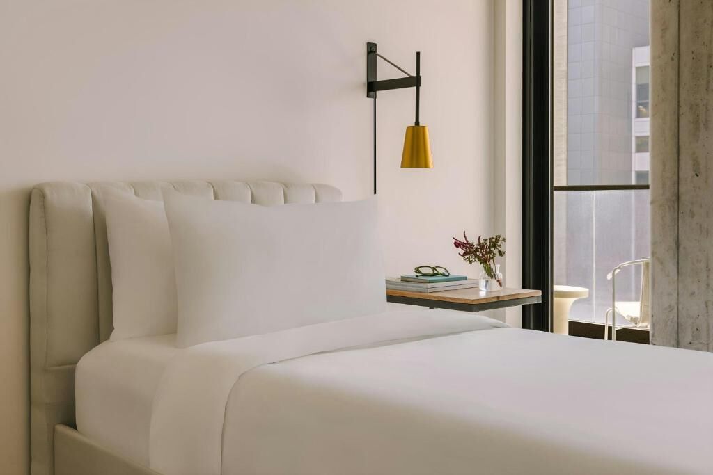 Elite Condo, Balcony