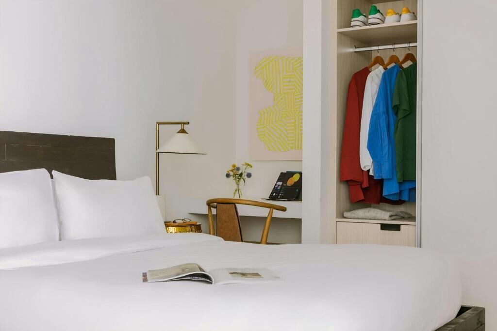 Premium Condo, Balcony