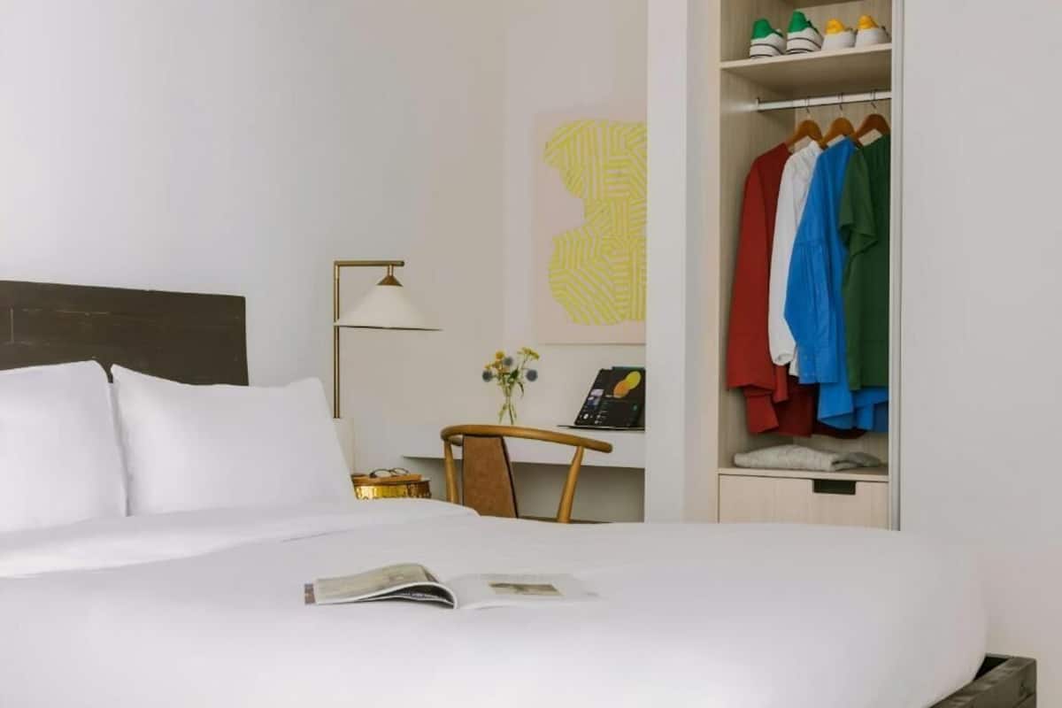 Premium Condo, Balcony