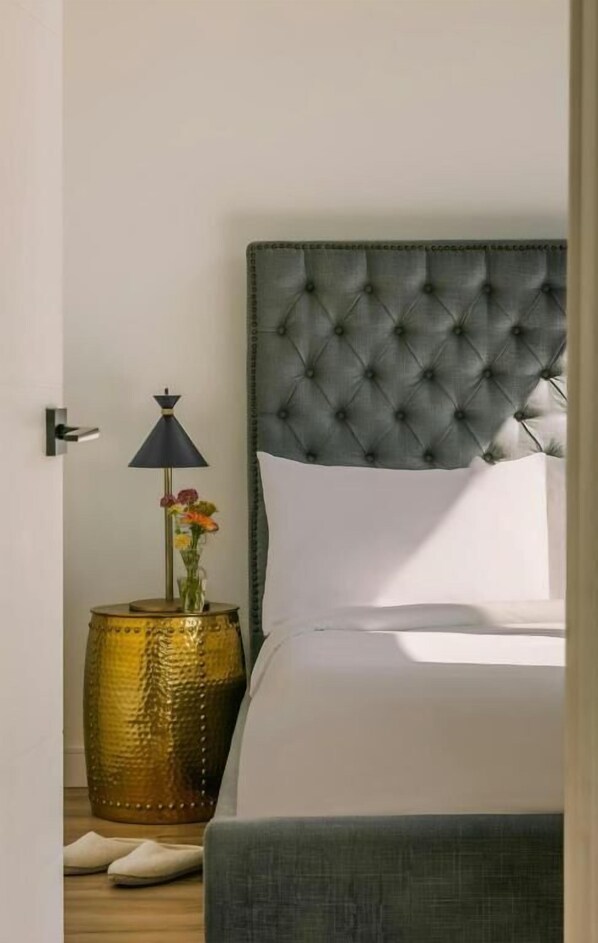 Business Condo, Balcony