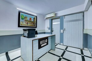 하우스 | 리셉션