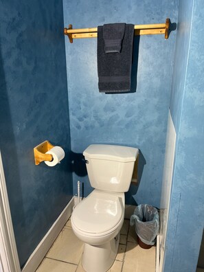 基本三人房 | 浴室