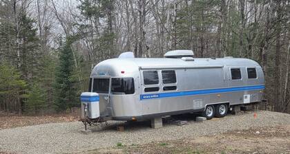 Vintage Airstream Excella in a Private Setting - Avail. May 15 through Oct. 31