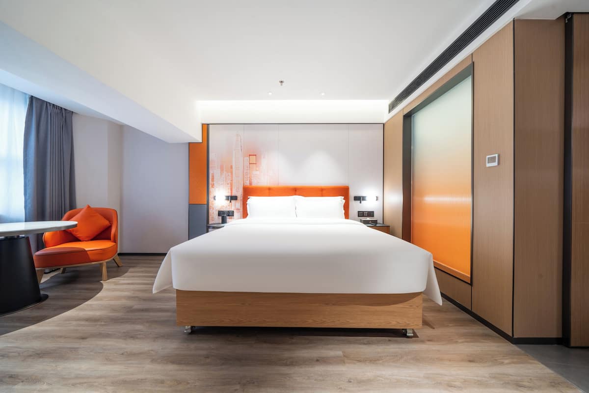 Superior Studio | Blackout drapes, iron/ironing board, WiFi (free), bed sheets