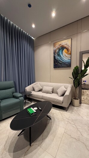 Living room - 105 Tara-jre Jabal Al Lweibdeh With Stunning View (Amman)