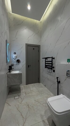 Apartment, 1 Bedroom, Accessible, Smoking | Bathroom - 105 Tara-jre Jabal Al Lweibdeh With Stunning View (Amman)