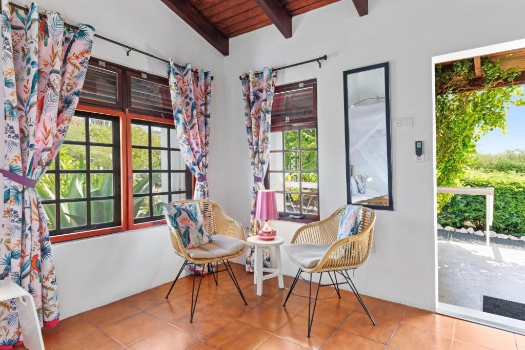 Studio – comfort, balkong, hageutsikt