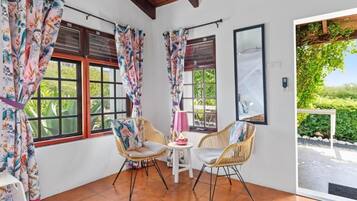 Studio – comfort, balkong, hageutsikt