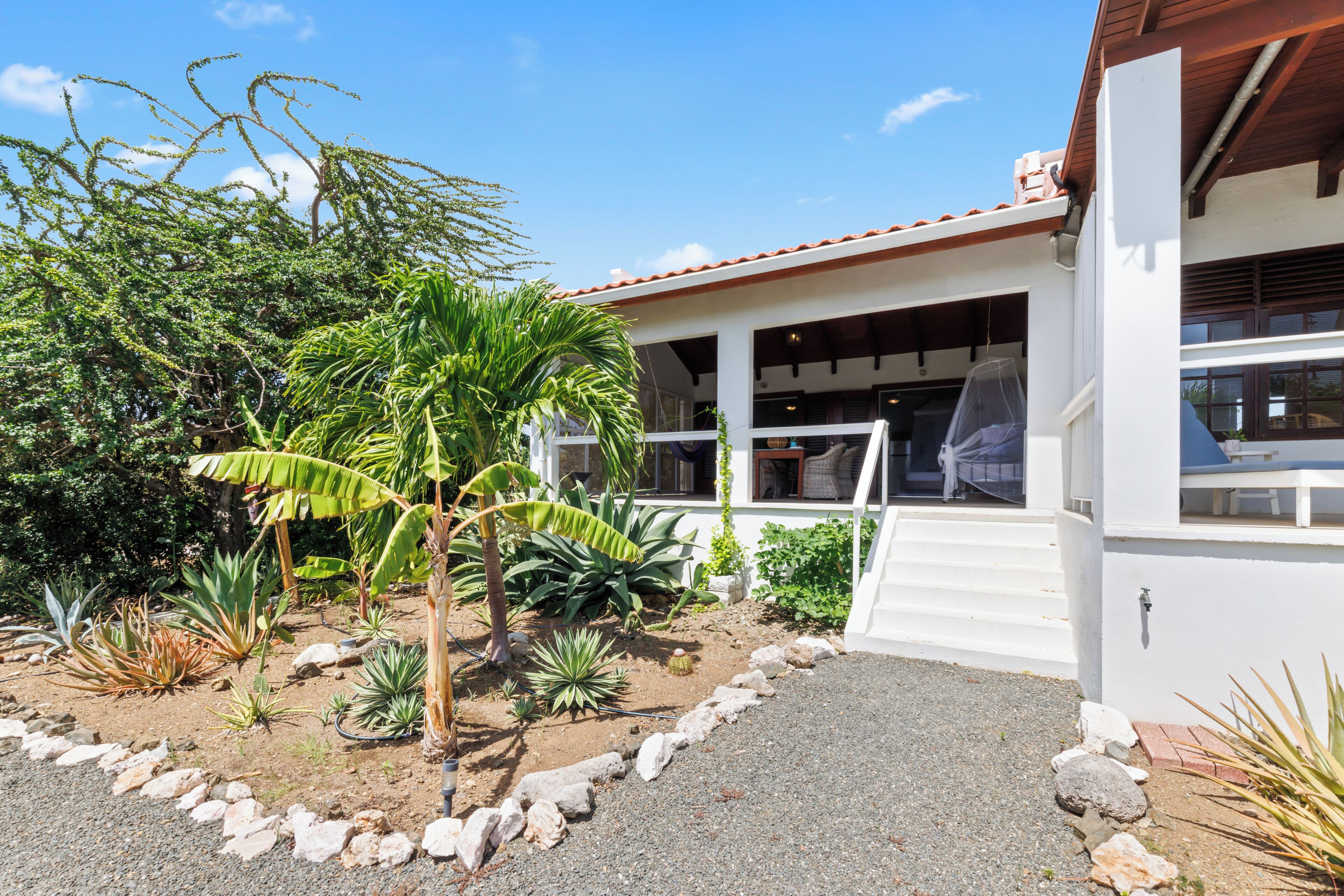 Luxury Studio Suite, Patio, Hill View | Terrace/patio