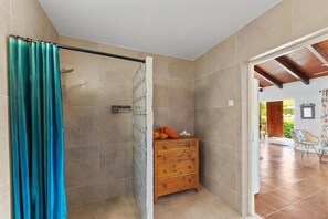 Bathroom - Villa San Sebastian Curacao (Fontein)