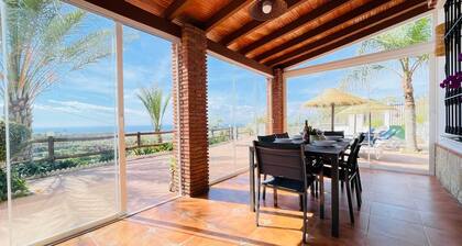Rural house El PIno, where you can enjoy the tranquility of the mountains and the sea.