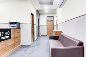 House | Lobby - Super Hotel O Cyber City Phase 3 (Gurugram)