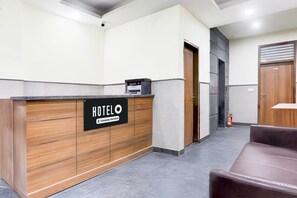 House | Reception - Super Hotel O Cyber City Phase 3 (Gurugram)