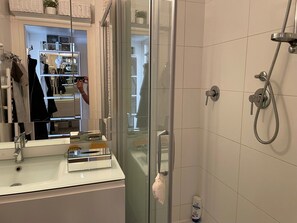 Hair dryer - SUPERB WATERFRONT SEA/MOUNTAIN APARTMENT. EXCEPTIONAL SEA VIEW! (Saint-Raphaël)