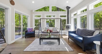 NEW Belmont Stakes Luxury Oasis: Hot tub, Sunroom, 8 beds!