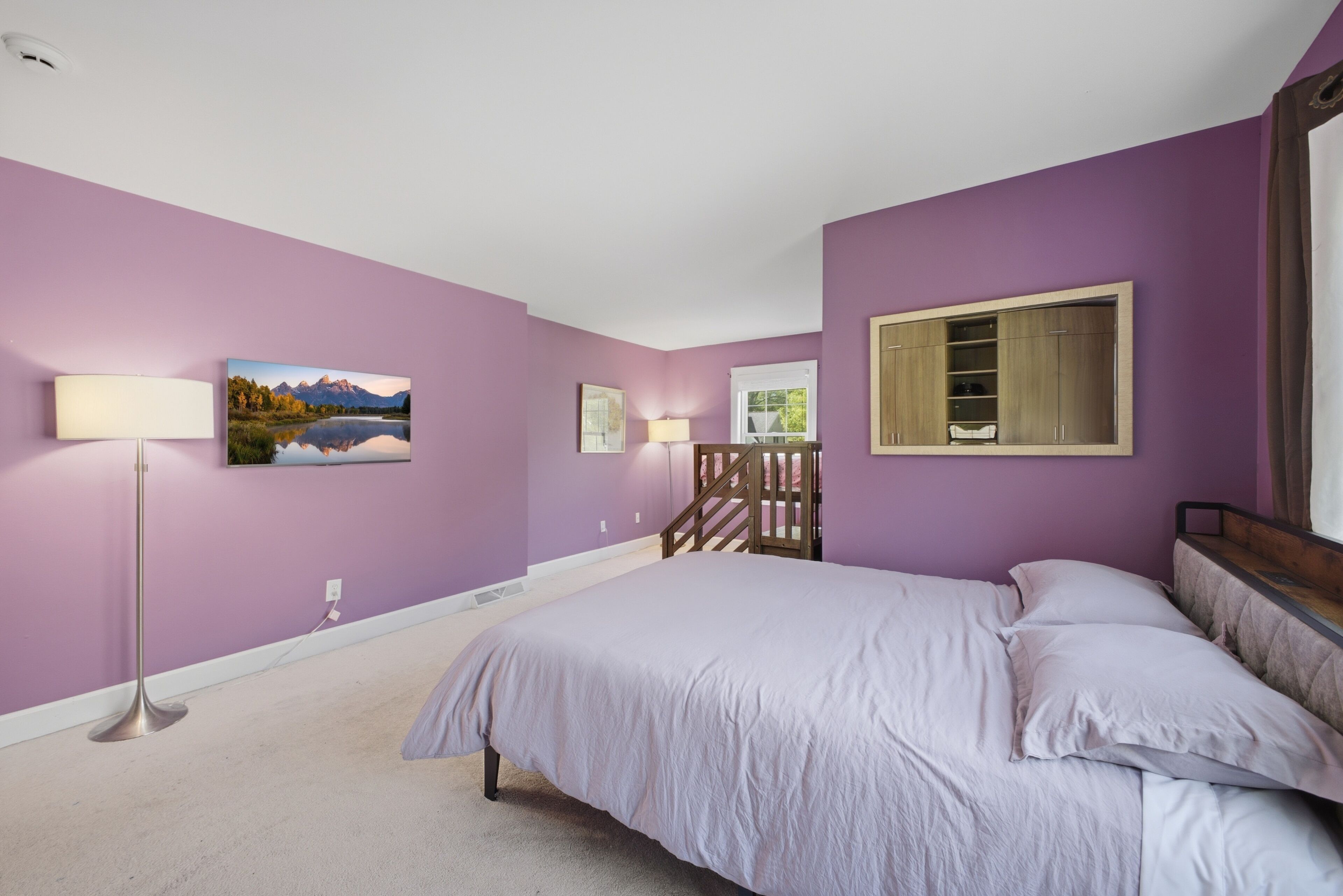 5 bedrooms, in-room safe, desk, iron/ironing board
