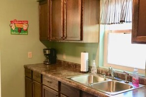 Microwave, oven, stovetop, dishwasher - Entire Little House with Vintage Airplane Theme (Wichita)