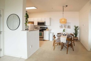 Dining - Modern Phoenix Condo with Shared Pool, Spa & Sauna (Phoenix)