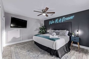 Iron/ironing board, travel cot, WiFi, bed sheets - Family Fun Getaway Near ASU & Phoenix Zoo (Tempe)