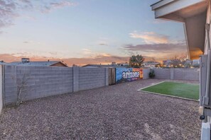 Property grounds - Family Fun Getaway Near ASU & Phoenix Zoo (Tempe)