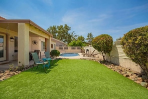 Terrace/patio - Chandler 4BR Getaway w/ Pool, Games & Fast Wi-Fi (Chandler)