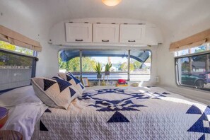 WiFi, bed sheets - Airstream | Close to DT PHX | Fully Loaded (Phoenix)