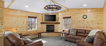 Clear Creek Valley Cabins- Deer View