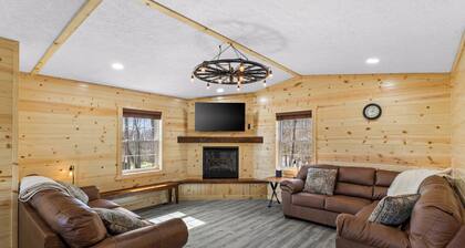 Clear Creek Valley Cabins- Deer View