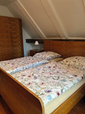Internet, bed sheets