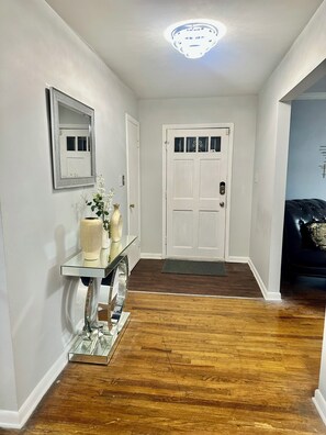 Interior - 3-bedroom house in peaceful Fort Washington with AC comfort (Fort Washington)