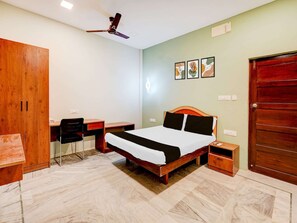 House - Deluxe Super Collection O Vadapalani (Chennai)