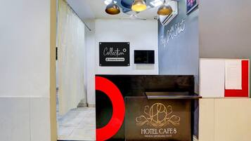 House | Meja sambut tetamu