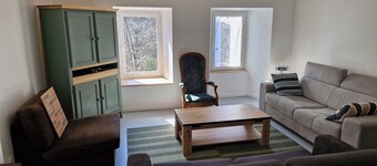 Stone house in southern Ardèche. Calm and cool in summer! Pets allowed