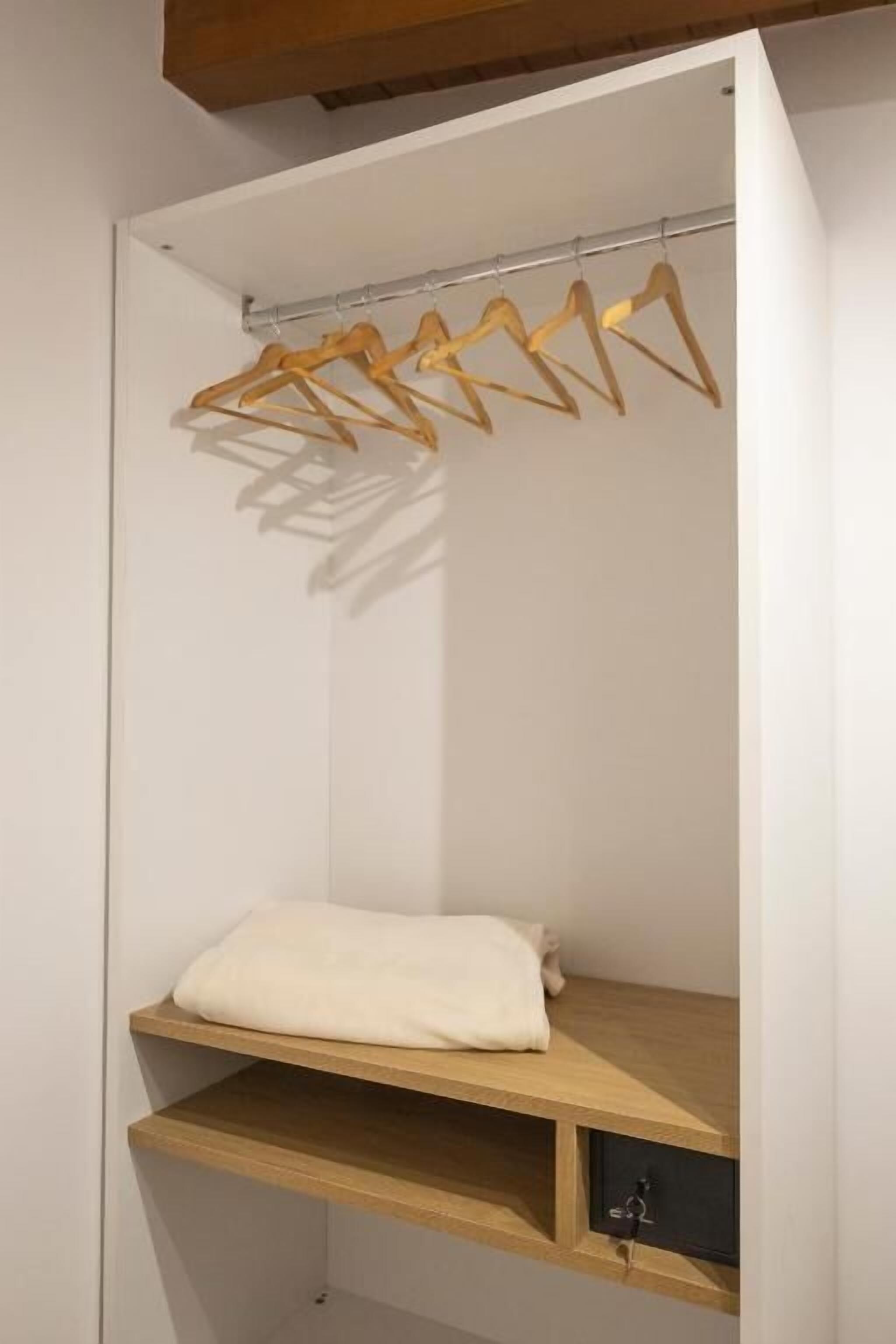 Deluxe Double Room, Balcony, Mountain View | Interior