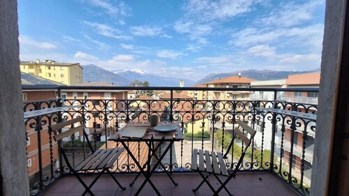 Tatta House - Luino center cin: en012092C24J6FDU5S