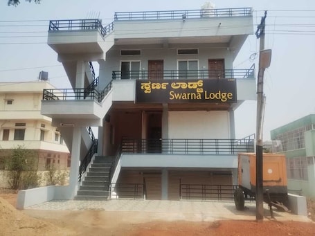 Exterior. Swarna Lodge