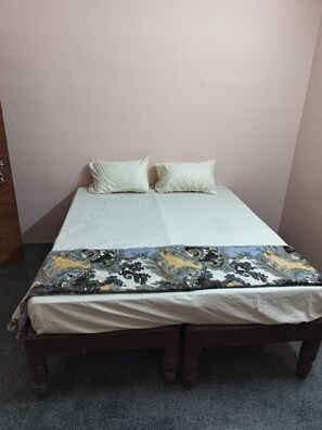 Classic Double Room, Balcony, Mountain View