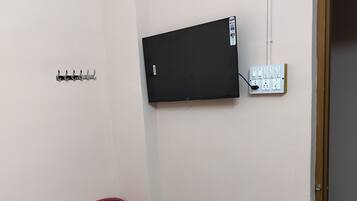 Classic Double Room, Balcony, Mountain View | Interior