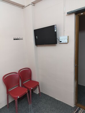 Habitación clásica doble, balcón, vistas a la montaña | Interior