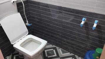 Classic Double Room, Balcony, Mountain View | Bathroom