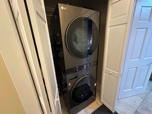 Interior - Hyde Park spacious 3-bedroom townhome with gym & sauna (Tampa)