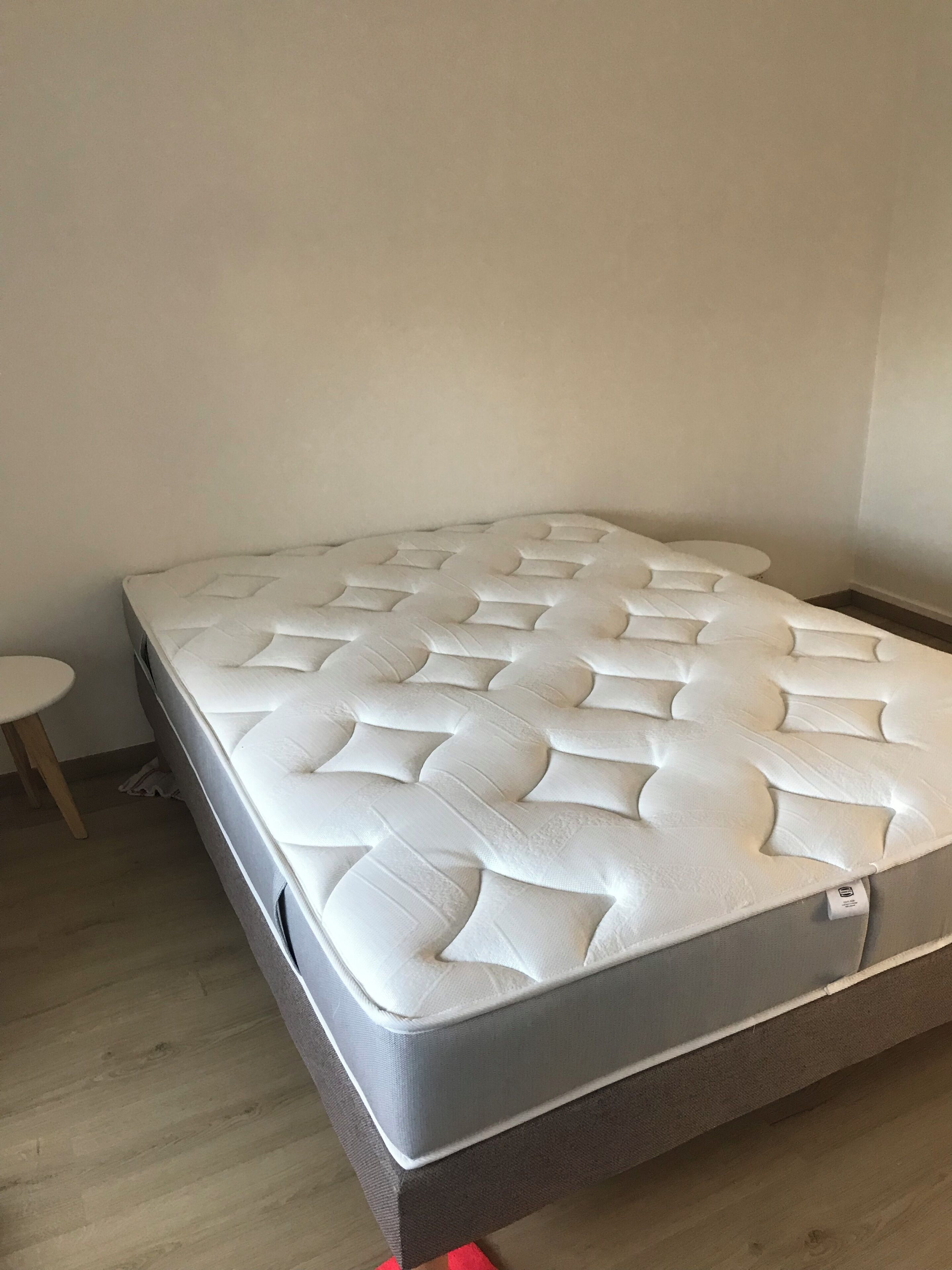 1 chambre, fer et planche à repasser, lit parapluie, Wi-Fi gratuit