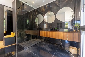 Bathroom - Superb villa in Aix en Provence, with swimming pool, near the historic center (Aix-en-Provence)