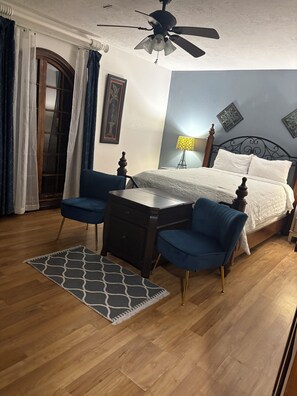 4 chambres, fer et planche à repasser, Wi-Fi, literie fournie