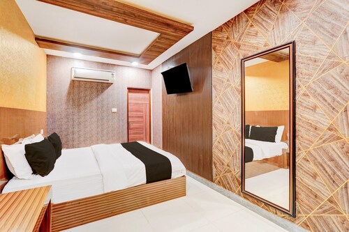 Deluxe Super Collection O Kundrathur